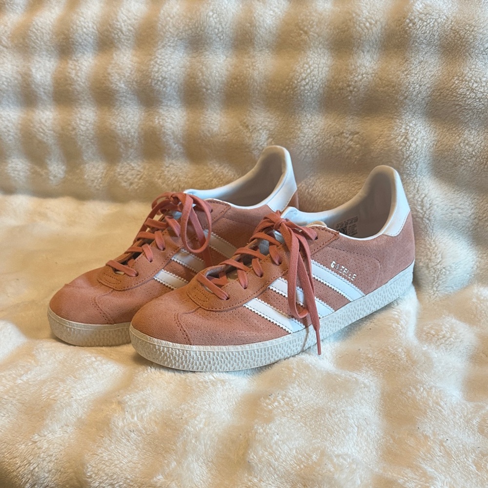 adidas Suede Low-Top Sneakers in Dusty Pink with White Stripes - Picture 2 of 4